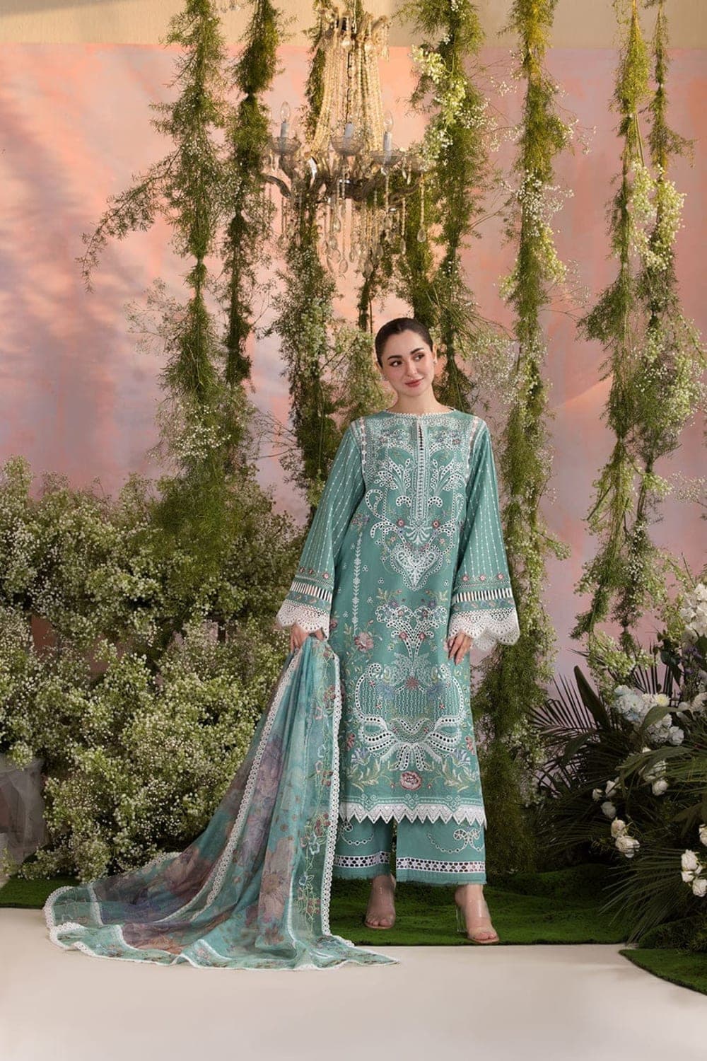 SOBIA NAZIR (PREMIUM LAWN) 90/70 Lawn 3 Pieces — image 7 of 8