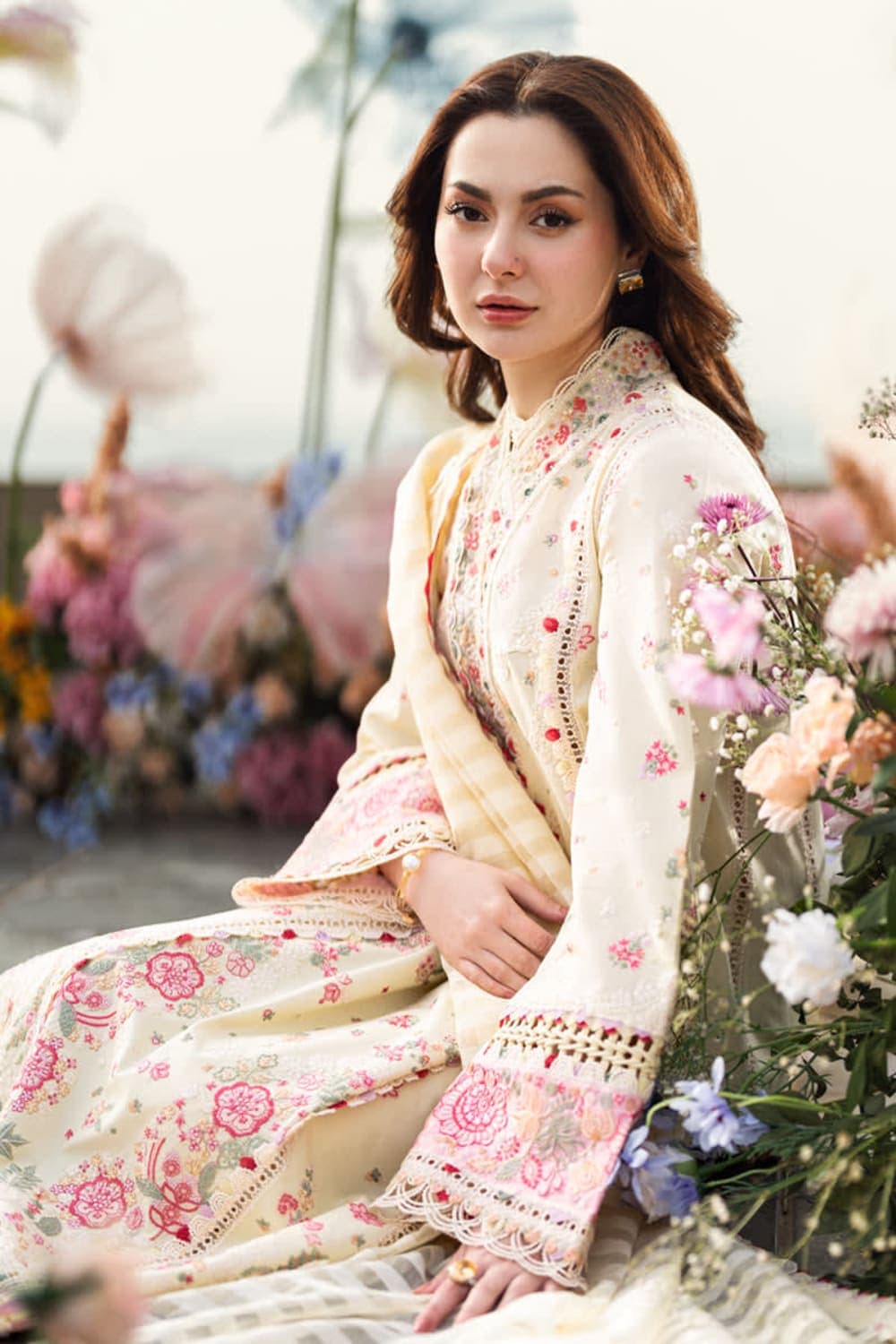 QALAMKAR (LAWN) Scarlett 80/80 Lawn 3 Pieces — image 1 of 3