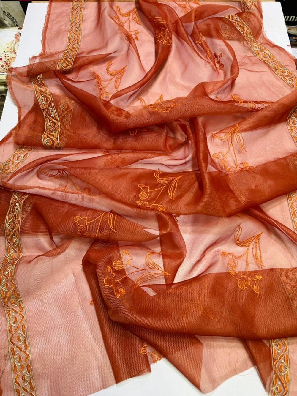 RANG RASIYA (PREMIUM LAWN) 80/80 Lawn 3 Piece — image 6 of 6