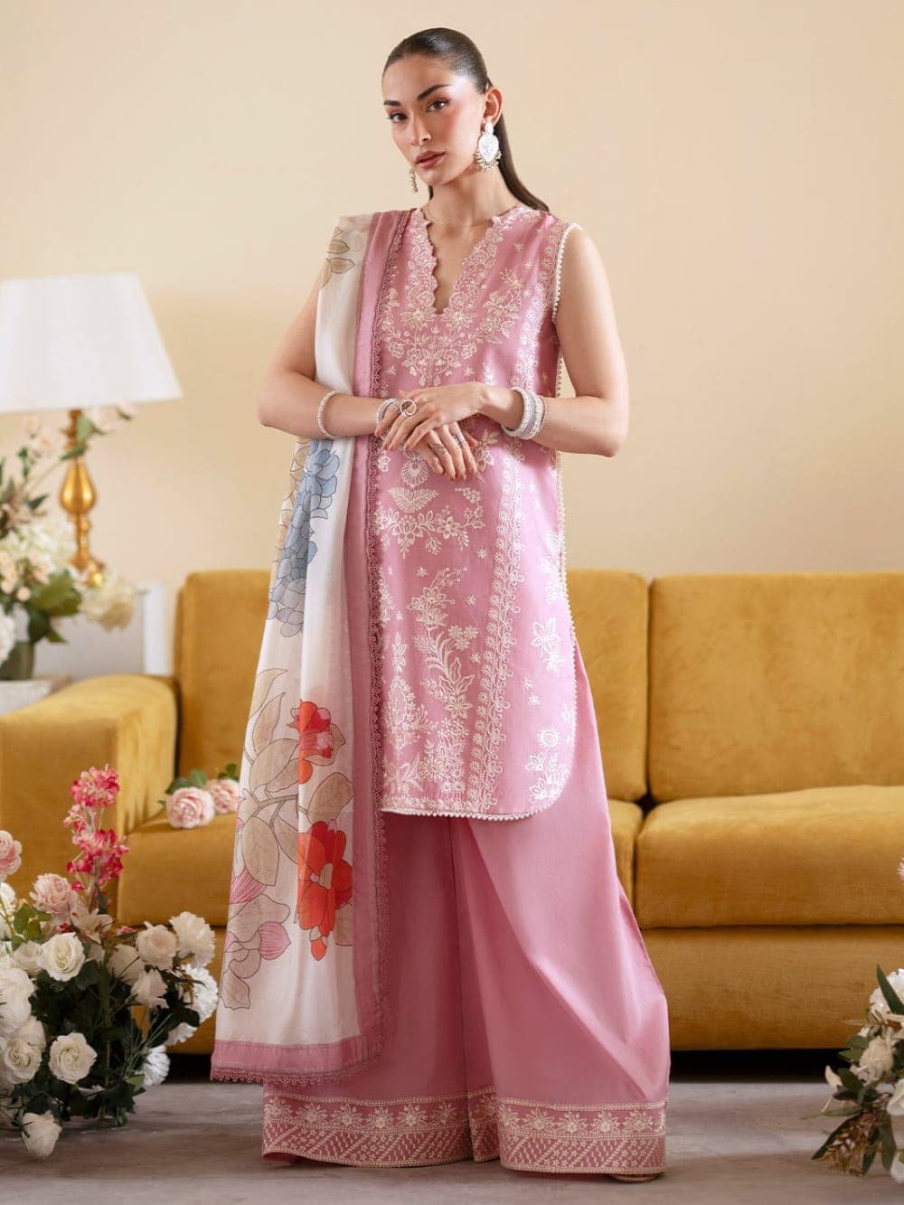 MAHNUR (PREMIUM LAWN) 90/70 Lawn 3 Pieces pink — image 1 of 5