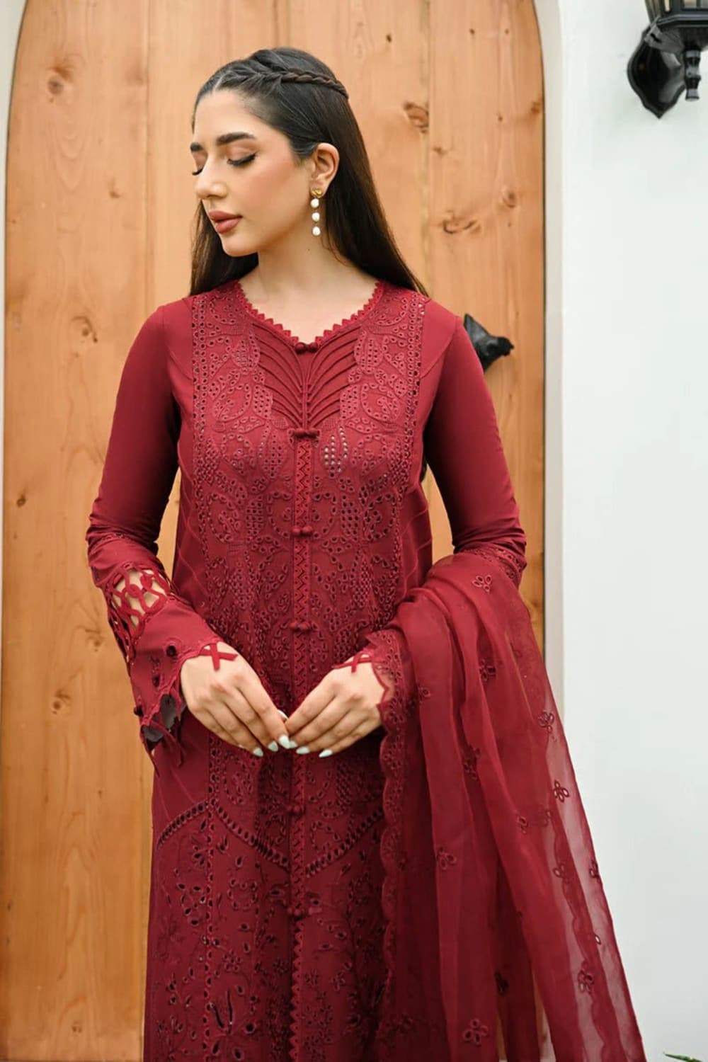 QALAMKAR (LAWN) Red Premium Luxury 80/80 Lawn 3 Pieces — image 2 of 6