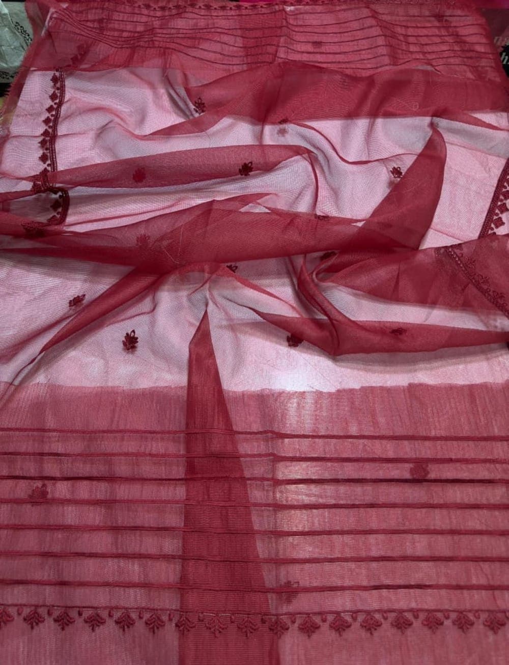 QALAMKAR (LAWN) Red Premium Luxury 80/80 Lawn 3 Pieces — image 4 of 6