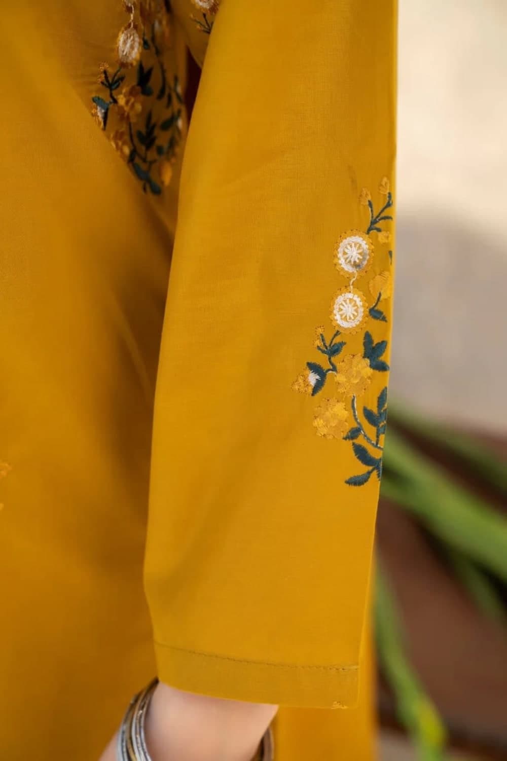 LAZULI (PREMIUM LAWN) Mustard Hill 3 Pieces — image 2 of 6