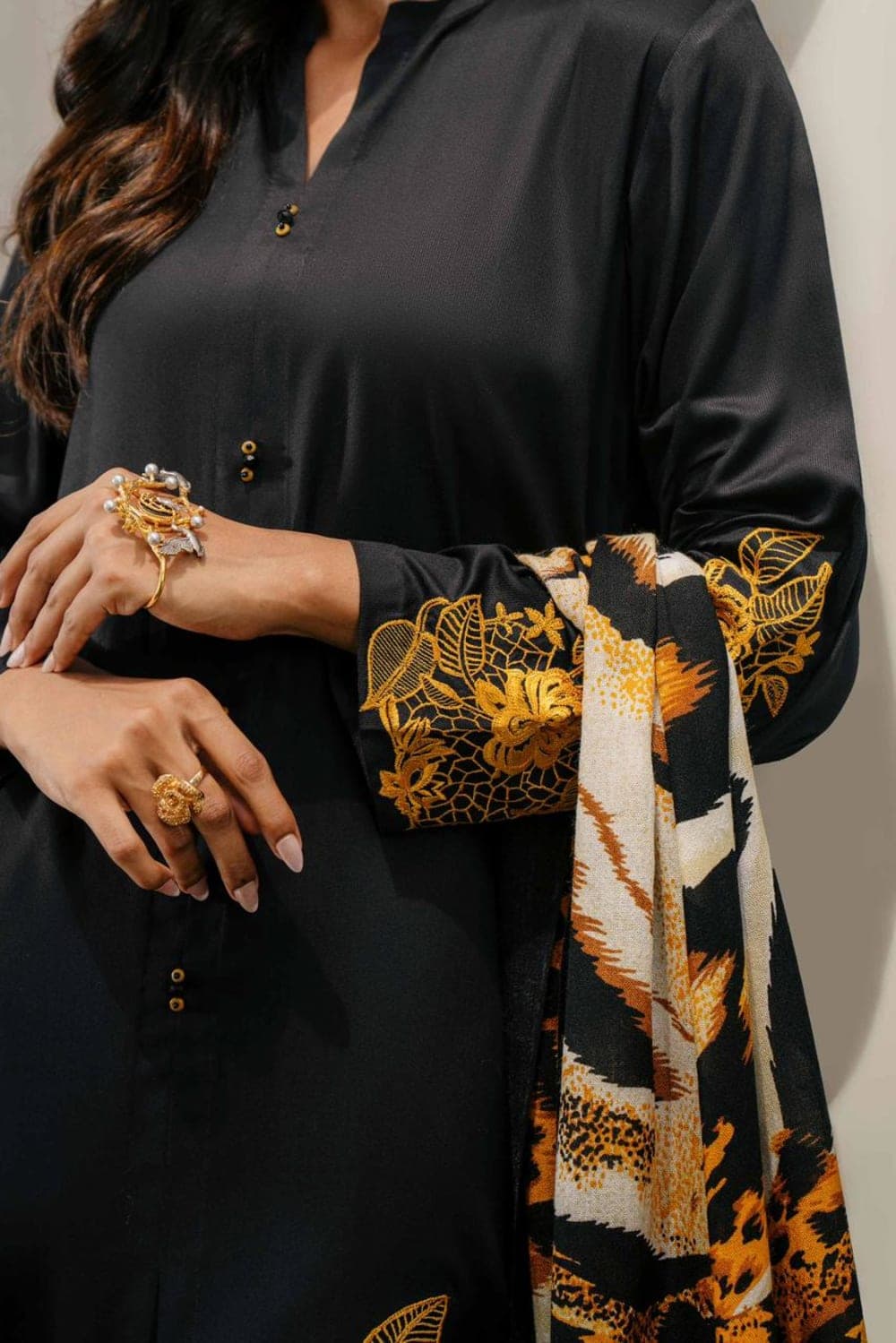 Nishat Linen Unstitched Embroidered Linen 3 Piece Suit — image 3 of 4