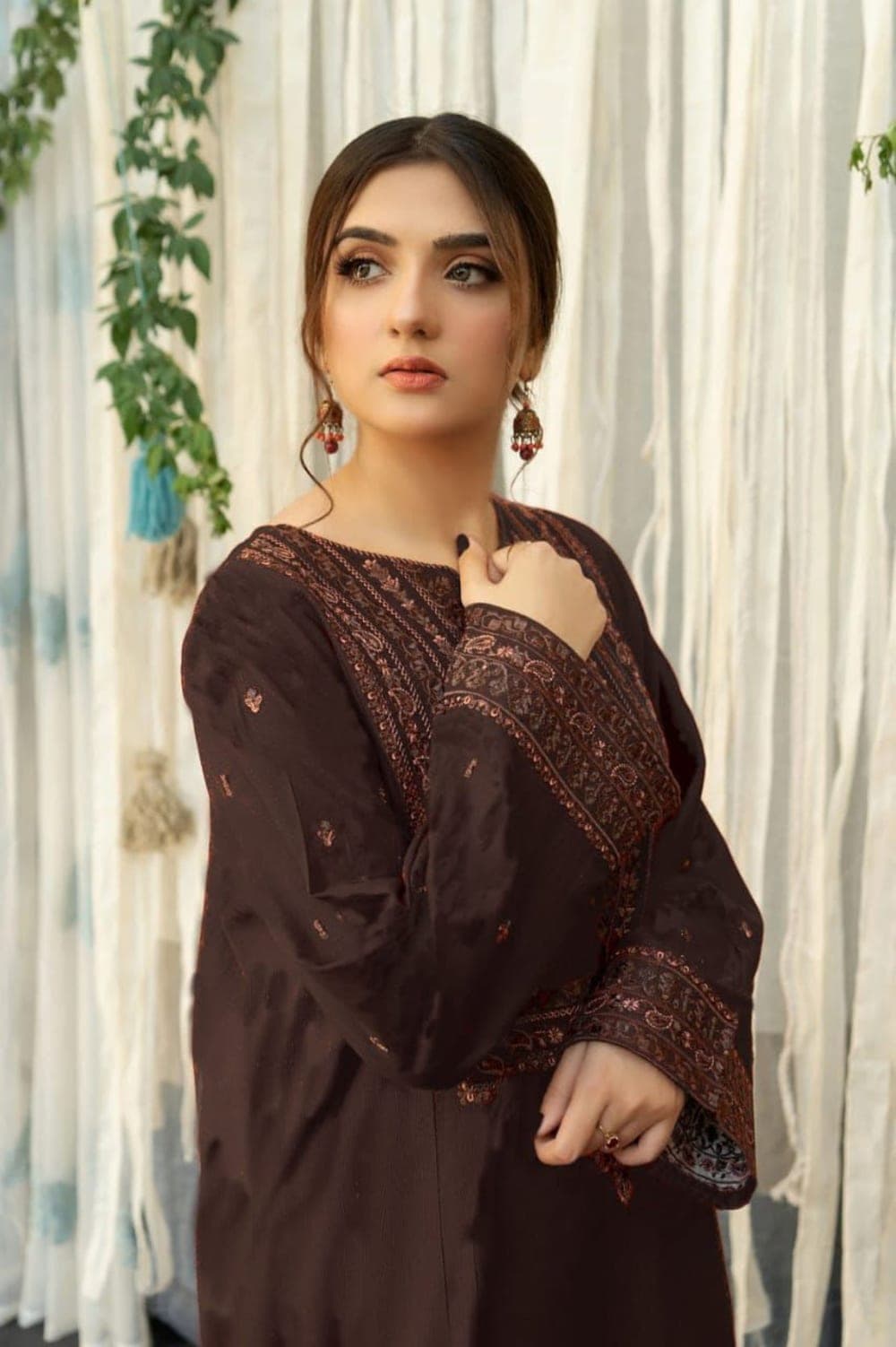 Kastoor Aisling Luxury Embroidered Dhanak 3 Piece Suit — image 2 of 3